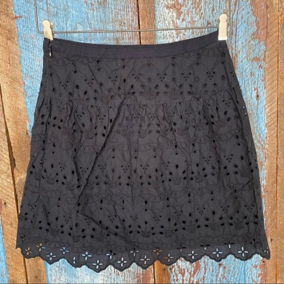 LOFT size 8 dark navy eyelet skirt - Picture 2 of 4